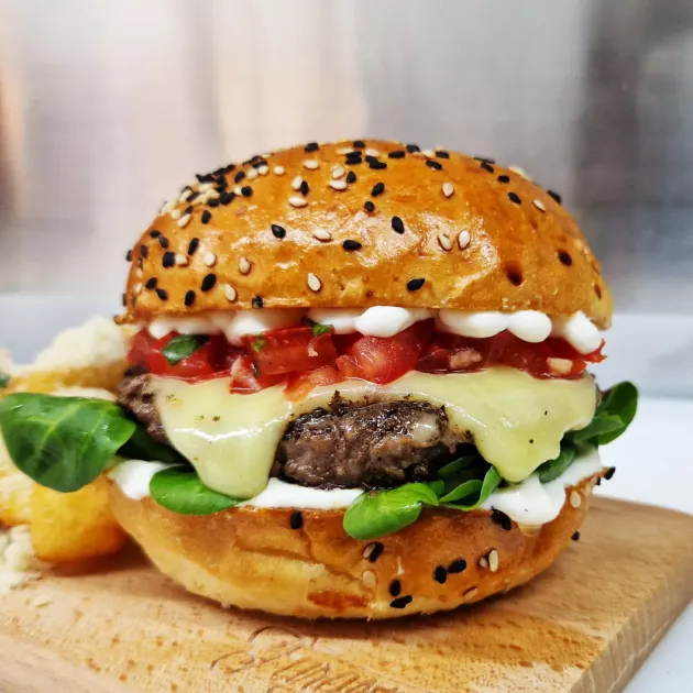 Ăla cu Usturoi 2.0 - Burger Vita Usturoi